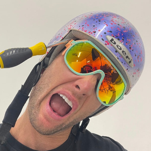 Die Pfirsiche Und Die Grüne Grand-Prix-Grubenotter-Mode